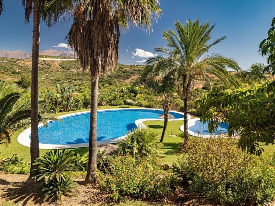 Penthouse Majestic Costa Golf Casares Apartment Екстериор снимка